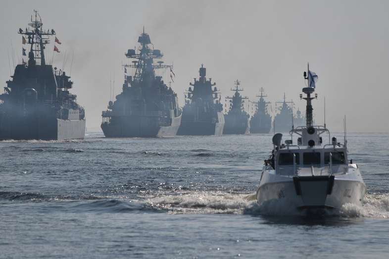 Rusya'ya ait 20 savaş gemisi Baltık Denizi'ne girdi